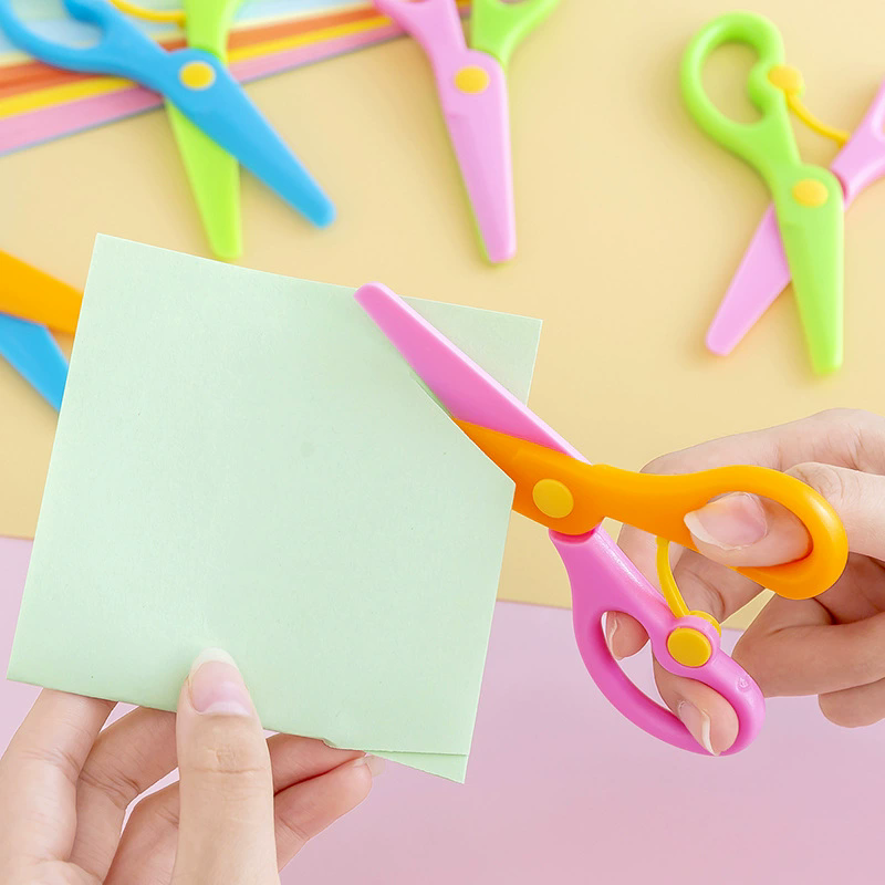 Пластиковые ножницы, двухцветн – обзор и цена Baby Food Scissors